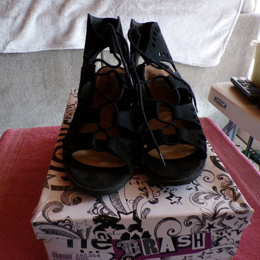 Fashion sandals